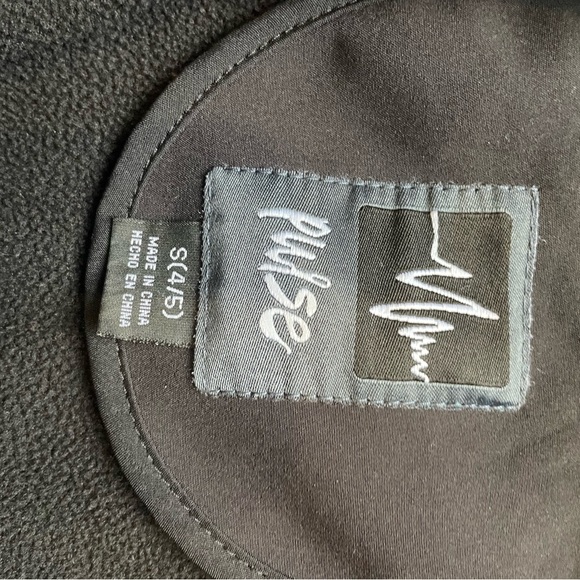 Black windstop jacket. Youth small - Picture 7 of 9